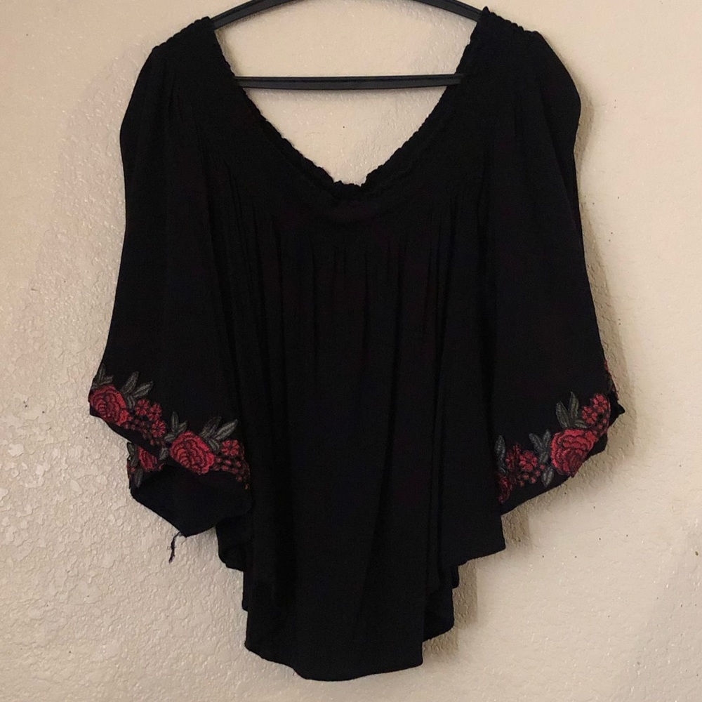 Forever21 2X Black Off The Shoulder Top w/ Rose Graphic on Sleeves